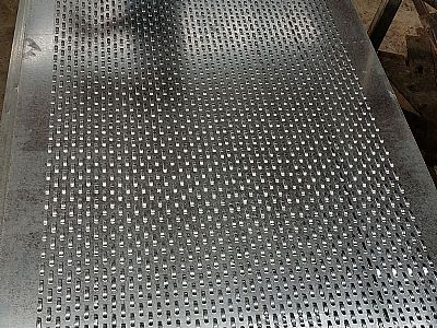 上海铝板冲孔网 冲孔网的价格 钢板冲孔网批发