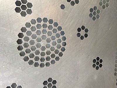 天津外架冲孔网规格 钢板冲孔网加工厂家 异形状冲孔网