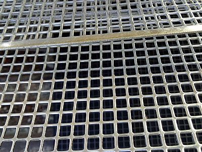 上海镀锌冲孔网厂家 铁板冲孔网加工 定制冲孔网